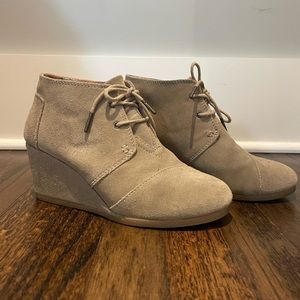 Women’s Toms Suede Bootie Wedges Size 8